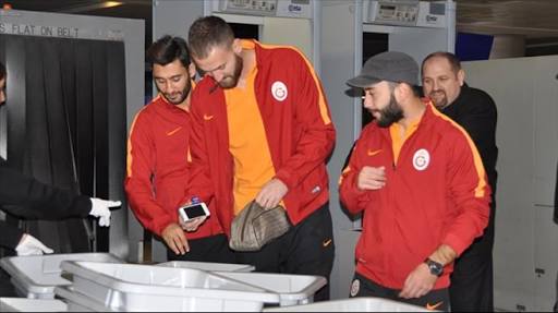 Galatasaray’a Havalimanında Bomba Şoku!