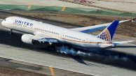 United Airlines Uçağı Kalkışta Lastik Patlattı