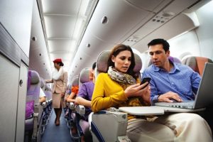 EMIRATES KABİN YASAKLARINA ALTERNATİF ÜRETTİ