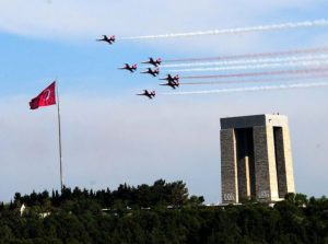 Hava Şehitleri Anıldı