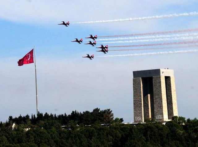 Hava Şehitleri Anıldı
