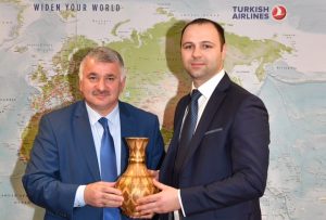 Makedon Bakan’dan THY’ye Ziyaret