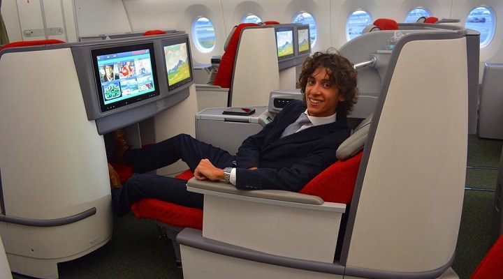 First Class’ta Uçmak İçin Üste Para Alıyor
