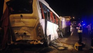 Sabiha Gökçen Servisinde Feci Kaza: 8 Yaralı!
