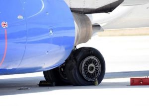 Anadolujet Lastik Patlattı