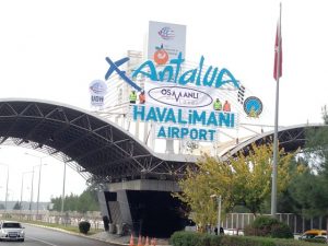 TAV ANTALYA İÇİN 1,7 MİLYAR DOLAR KREDİ ALACAK