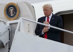 Trump’ın Tarihi Uçuşuna Sis Engeli