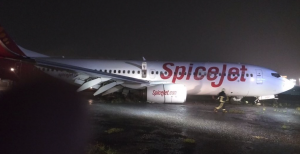 Pistten Çıkarak Çamura Saplandı