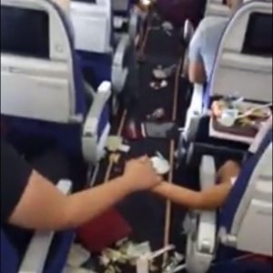 Türbulansa Giren Uçakta Panik! (Video)