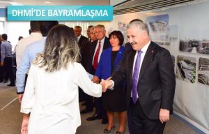 Bakan Herkesle Tek Tek Tokalaştı
