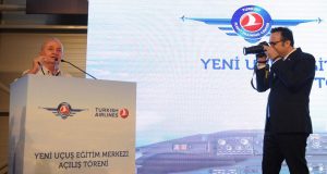 Roller Değişti: Kaptan Kürsüye Aycı Objektife Geçti