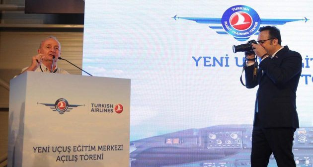 Roller Değişti: Kaptan Kürsüye Aycı Objektife Geçti