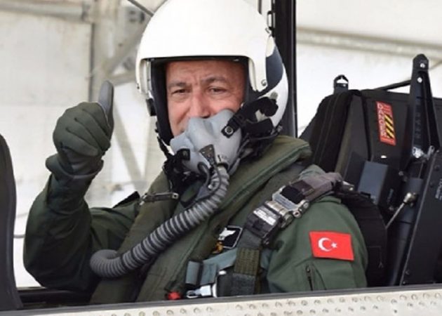 Orgeneral Akar F-16 İle Uçtu