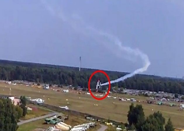 Moskova’da Uçağın Düşme Anı (Video)