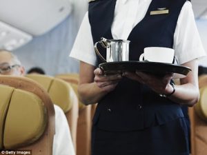 Yolcu Uçakta Kaynar Çayla Haşlandı