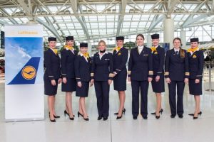 Lufthansa 1000 Kabin Memuru Alacak