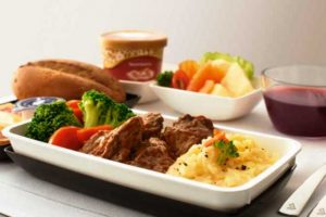 Singapur Airlines Ünlü Gurmelerle İkramı Genişletiyor