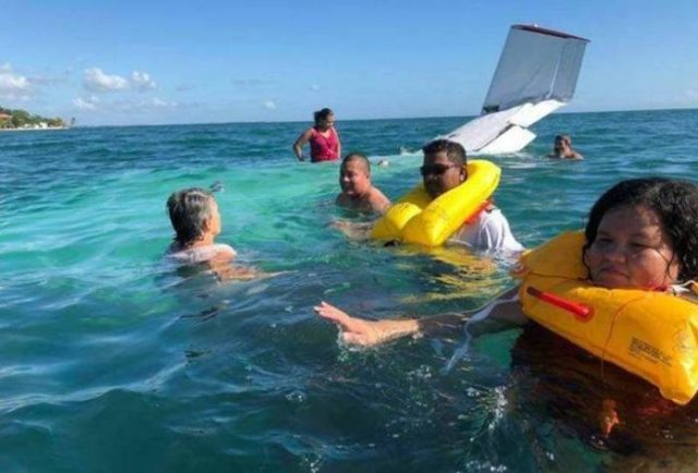 Belize Başbakanının Uçağı Denize Düştü