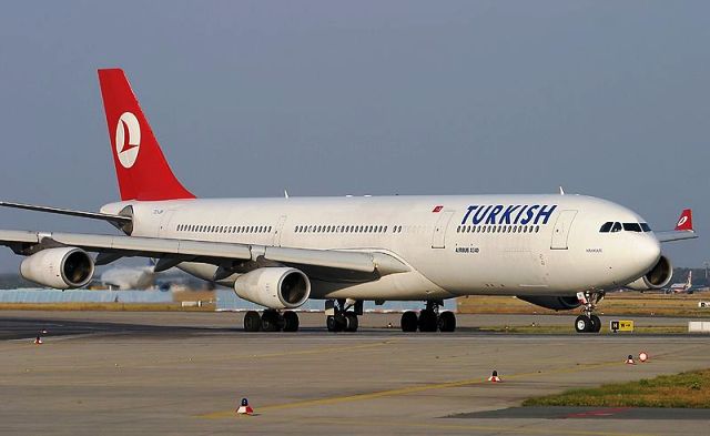 THY Medine Uçağı Geri Döndü