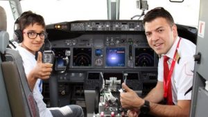 23 Nisan Çocukları Pilot Oldu (Video)
