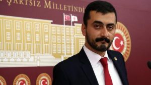 CHP’li Eren Erdem’e Havalimanında Şok!