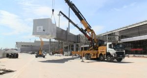 Sabiha Gökçen’de Yeni Yolcu Köprülerinin Montajı Başladı