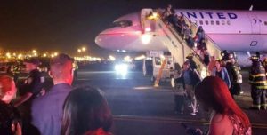 United Uçağı Havalimanını Alarma Geçirdi!