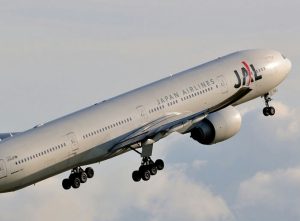 JAPON UÇAĞINDA KORKU DOLU ANLAR!