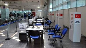 TARİHİ SEÇİMİN İLK SANDIKLARI KURULDU