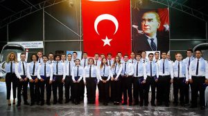 ÖZYEĞİN HAVACILIK BÖLÜMÜNDE MEZUNİYET