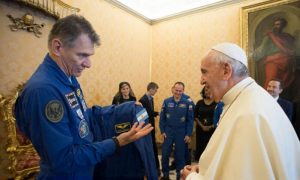 PAPA’YA ASTRONOT TULUMU