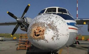 AN-24 İNİŞTE DOLUYA YAKALANDI