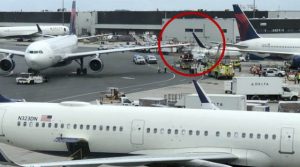 DELTA’NIN İKİ UÇAĞI APRONDA ÇARPIŞTI