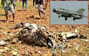 HİNDİSTAN’DA MİG-21 DÜŞTÜ