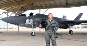 GİNA F-35’LE UÇAN İLK KADIN PİLOT OLDU