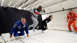 USAİN BOLT UÇAK İÇİNDE KOŞTU (VİDEO)