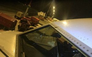BOEİNG 737 KALKIŞTA TEHLİKE ATLATTI