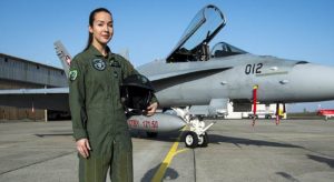 ÜLKESİNİN İLK KADIN F/A-18 SAVAŞ PİLOTU