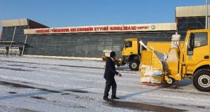 HAKKARİ’DE YOĞUN KAR YÜZÜNDEN SEFERLER İPTAL