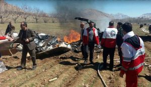 HELİKOPTER ELEKTRİK HATTINA TAKILDI: 5 ÖLÜ