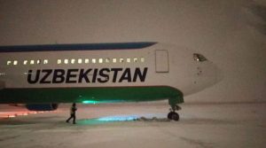 ÖZBEKİSTAN HAVA YOLLARI UÇAĞI PİSTTEN ÇIKTI