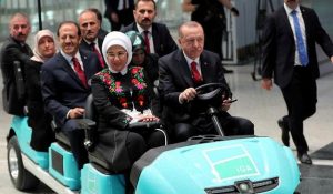 EMİNE ERDOĞAN İST’DEN TARİFELİ UÇTU