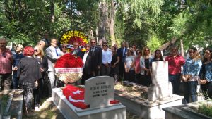TALPA VECİHİ HÜRKUŞ’U KABRİ BAŞINDA ANDI