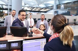 THY BAŞKANI AYCI PERSONELLE BAYRAMLAŞTI