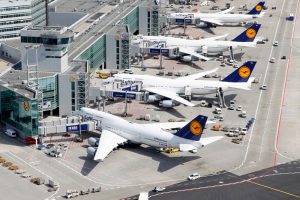 LUFTHANSA FRANKFURT’TA KAN KAYBETTİ
