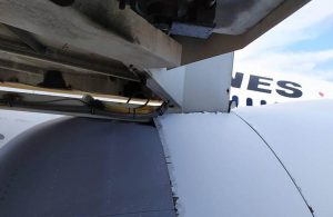 YENİ DREAMLINER KÖRÜĞE ÇARPTI