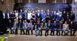 SABİHA GÖKÇEN’DE 10 YILLIK PERSONELE ÖDÜL