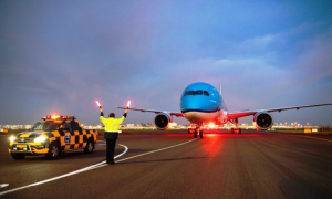 KLM FİLOSUNA ÇEVRE DOSTU YENİ UÇAK