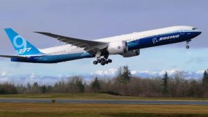BOEİNG 777X İLK UÇUŞUNU GERÇEKLEŞTİRDİ (VİDEO)