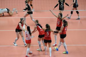 THY’NİN SULTANLARI YARI FİNALDE